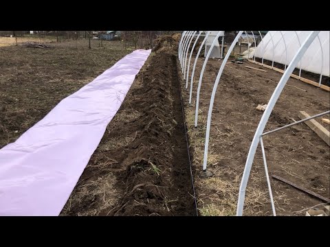 Видео: Бомжтеплиця Фінал. І це вже не бомжтеплиця. Будівництво теплиці досить зрозуміло. #теплиця
