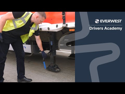 Видео: Отцепление полуприцепа | Everwest Group Drivers Academy