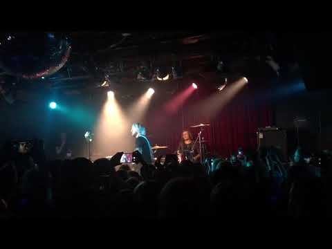 Видео: Мимо вселенной - клуб разбитых сердец (16 тонн ,16.08.19 Москва)