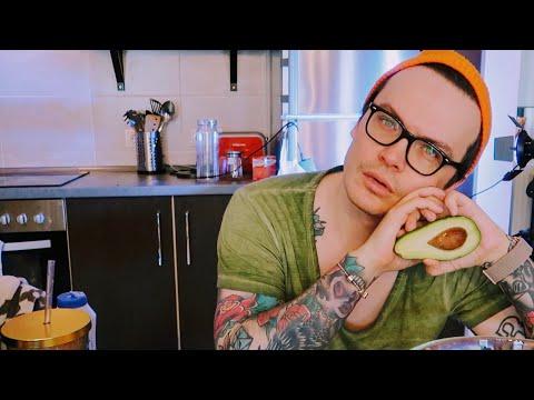 Видео: ДЕНЬ 106. ГОТОВЛЮ НА КАМЕРУ. САМОЕ ВКУСНОЕ ДОМАШНЕЕ ГУАКАМОЛЕ ЗА 10 МИНУТ. КУКИНГ