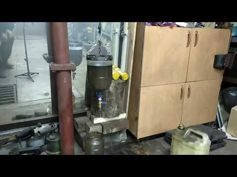 Видео: Как отделить масло ( отработку) от воды.