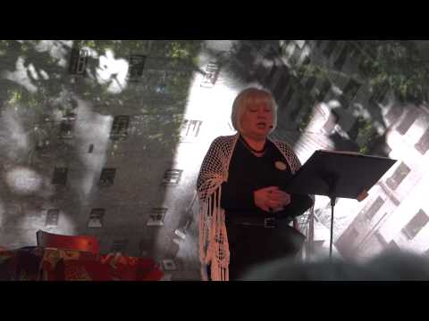 Видео: Светлана Крючкова читает и рассказывает о Анне Ахматовой