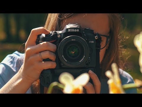 Видео: Модел Снима Фотограф