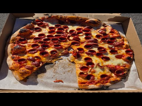 Видео: Pizza Amore | Grand Island | Обзор пиццы «Пепперони»