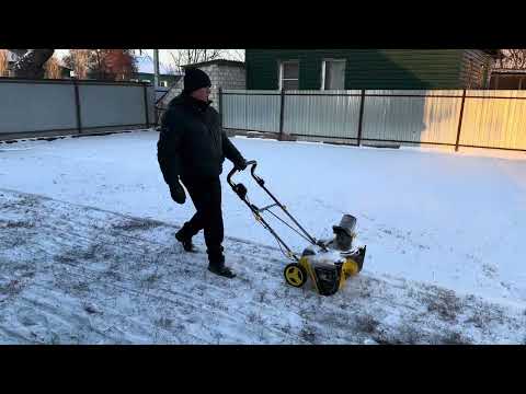 Видео: Снегоуборщик аккумуляторный