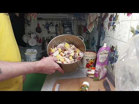 Видео: Жизнь после инсульта. Готовлю картошку с мясом и грибами в духовке.