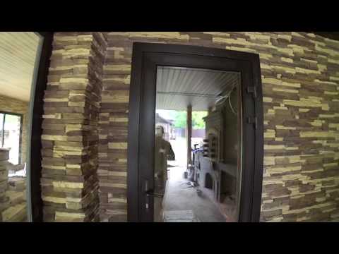 Видео: Раздвижное остекление беседки профилем slidors (слайдорс)