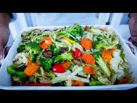 Видео: Хотите есть больше овощей? Тогда приготовьте это полезное блюдо из густых овощей, обжаренных в ма...
