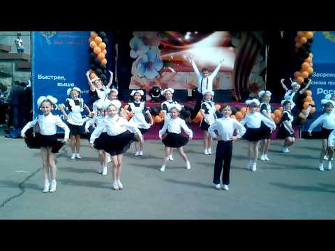 Видео: Школьная полька 10.05.2013