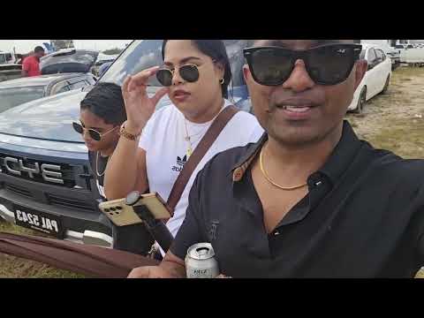 Видео: ВЕСЕЛЫЙ ДЕНЬ НА СКАЧКАХ...