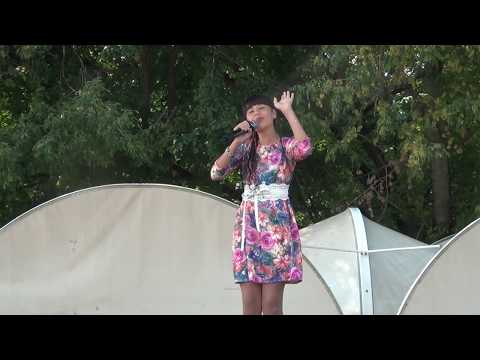 Видео: 2017.08.26. "Шел казак". Диана Анкудинова. (Diana Ankudinova). Москва. Парк "Измайлово".