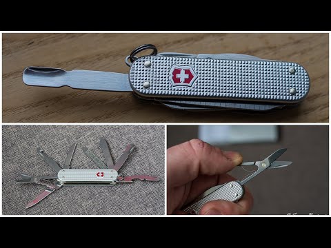 Видео: Обзор Victorinox MINI CHAMP ALOX 0.6381.26. Компактный брелок - маникюрный