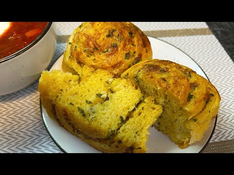 Видео: Пухкі булочки з часником і сиром – ідеальні до борщу! 😋🥖