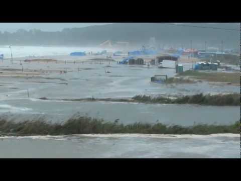 Видео: Отдых на море Ливадии испортил тайфун Болавен  29.08.2012 г