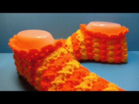 Видео: #924 🌟 ТАПОЧКИ КРЮЧКОМ С БЕСШОВНОЙ ПОДОШВОЙ / ПОДРОБНЫЙ МАСТЕР КЛАСС ✴️