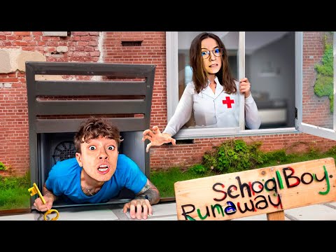 Видео: СБЕГАЮ ЧЕРЕЗ ВЕНТИЛЯЦИЮ ЗЛЫХ РОДИТЕЛЕЙ В SCHOOLBOY RUNAWAY В МАЙНКРАФТ!