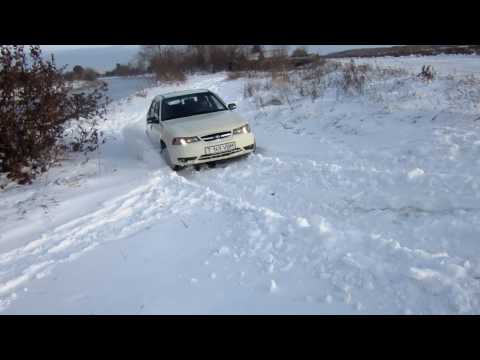 Видео: Nexia против снега. На грани дебилизма