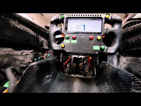 Видео: Самодельный спорткар уже дымит колесами и наезжает на создателя