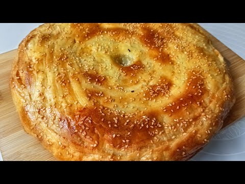 Видео: Слоеный, хрустящий и простой пирог с курицей и картошкой. ПРОСТОЙ и ВКУСНЫЙ рецепт пирога