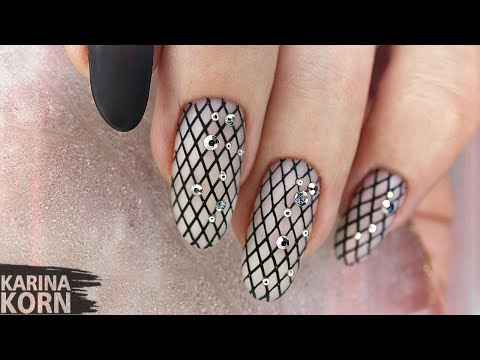 Видео: 💋👠Колготки маникюр / Дизайн ногтей со стразами / Стемпинг обычным лаком / Маникюр весна 2020