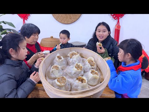 Видео: Когда я приготовила сиу май в первый раз, вся семья бросилась его есть.