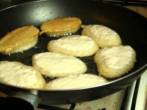 Видео: Простые оладьи на воде. Оладьи из ничего - на скорую руку.