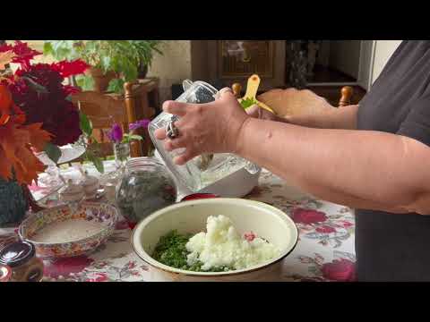 Видео: Очень вкусный долма из виноградный листьев с айвой. 