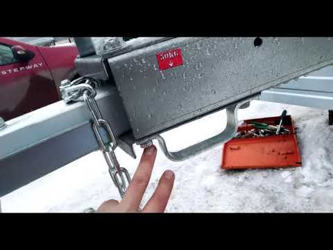 Видео: Сбоираю прицеп Тавиалс в одиночку.