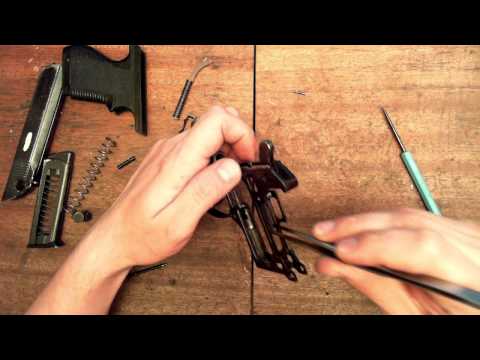 Видео: Пистолет Самозарядный Малогабаритный -- ПСМ (индекс ГРАУ 6П37 и 6П23) Часть 3. Сборка.