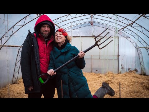 Видео: ОРАНЖЕРИЯ БЕЗОРАН | БАБИНДЕН в село Гецово | ДОВЪРШВАНЕ подготовката на ГРАДИНАТА | Ферма Монсър