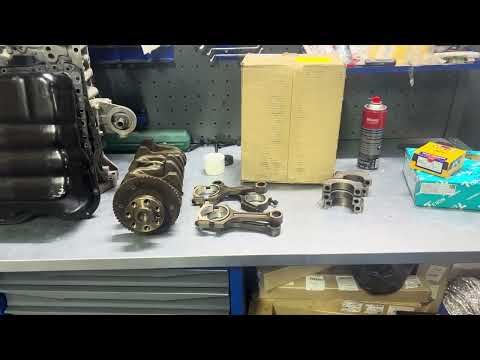 Видео: Хендай санта фе 2.4 G4KE стук поршня и задир по цилиндру.полный обзор ремонта.замена балансиров .