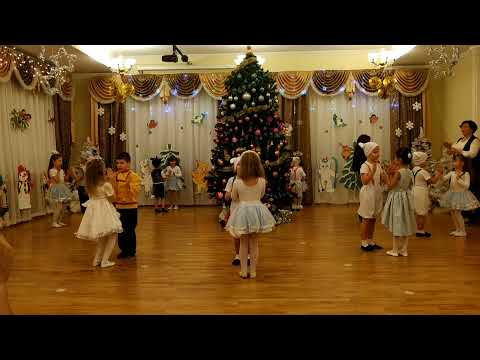 Видео: Вход на новогодний утренник(под. гр)