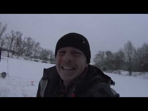 Видео: Первая моя в жизни зимняя рыбалка!!!Рыбалка на Красивой Мече!!!Жерлицы и безмотылка в деле
