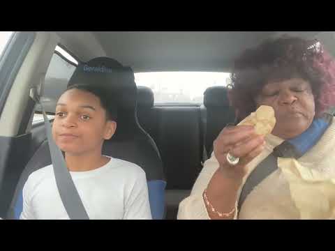 Видео: Сегодня мы едим в Taco Bell.