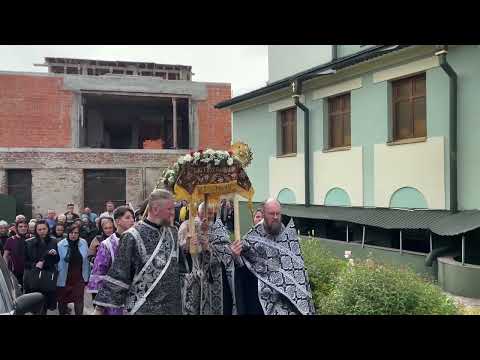 Видео: ОБХІД КАФЕДРАЛЬНОГО СОБОРУ В М. ХУСТ З ПЛАЩЕНИЦЕЮ