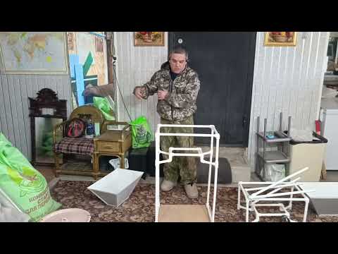 Видео: Крадун фекальный. Уборка помëта у перепелов.