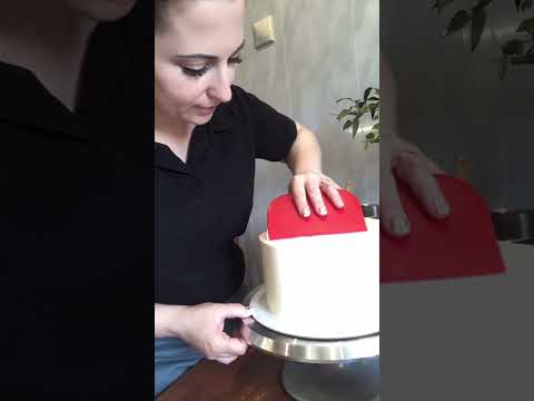 Видео: МК🎂ВЫРАВНИВАНИЕ  Торта + ДЕКОР живыми цветами от @filimonova.cakeLeveling🌸Decorating the cake