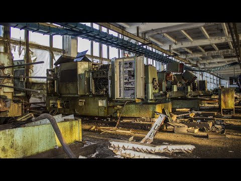 Видео: Останки ☠️ ЗАБРОШЕННОГО ЗАВОДА ЛЕГЕНДЫ 🏭 ЗИФ В Пензе. ЗИМА 2024