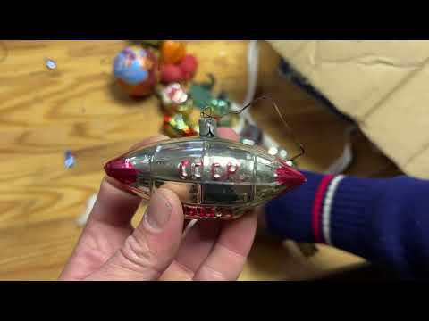 Видео: Много елочных игрушек