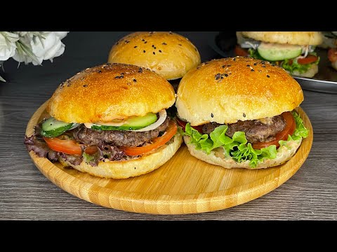 Видео: ГАМБУРГЕР - уй шартында жасалган эн жонокой рецепт! Самый простой рецепт гамбургера.