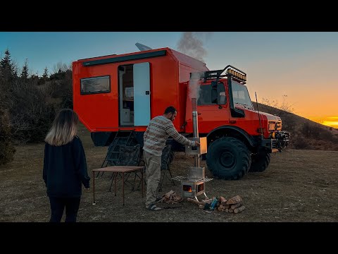 Видео: ПЕРВЫЙ ЛАГЕРЬ С НАШЕЙ ПЕЧЬЮ С ДУХОВКОЙ НА ВЫСОКОЙ 1500 НА АЛЬТ