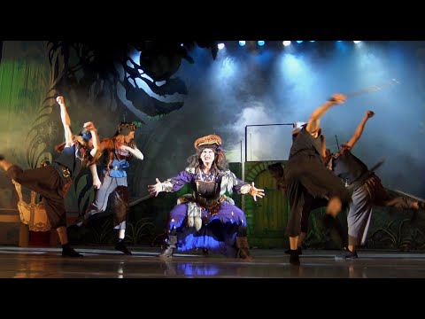 Видео: "Эх, золотишко!" - песня Старой Разбойницы из мюзикла "Снежная королева", Оренбург