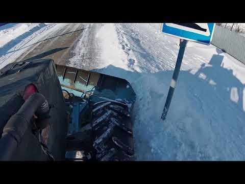 Видео: Зима просто кошмар!!!!!!Надеемся, что чистка последняя в этом сезоне)))))))Мтз 1221 и Т-150К в деле!