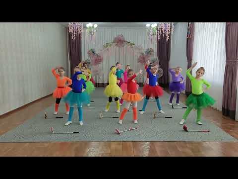 Видео: Танец "Сделаем селфи" МДОУ "ЦРР№17"