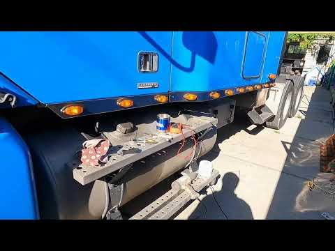 Видео: Замена лобового и молдингов