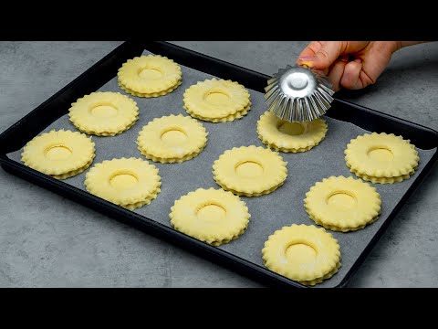 Видео: Если есть форма для маффинов - обязательно приготовьте этот десерт из слоеного теста!