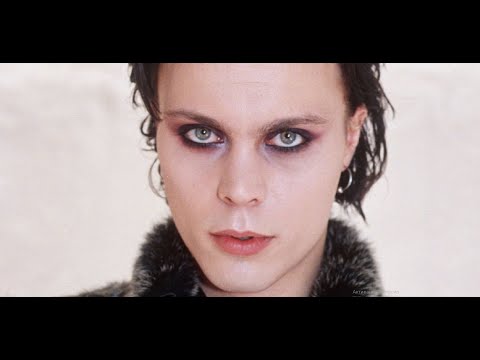 Видео: ֍֍֍ Вилле Вало (Ville Valo, HIM) За Сигаретой (перевод) 26.03.00