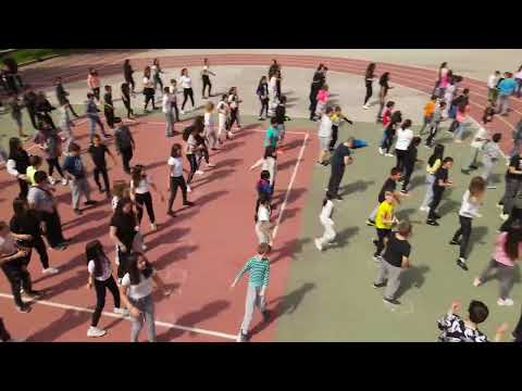 Видео: ФЛАШМОБ ОУ ПЕНЧО СЛАВЕЙКОВ