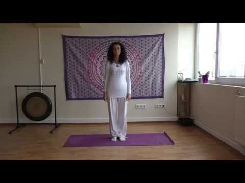 Видео: Йога за Гръбначен стълб от стоеж