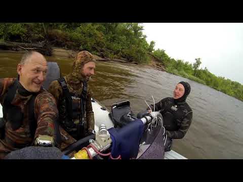 Видео: Сазан!Подводная охота с приключениями !От штиля до грозы от прозрака до тьмы за выезд все прошли !!!